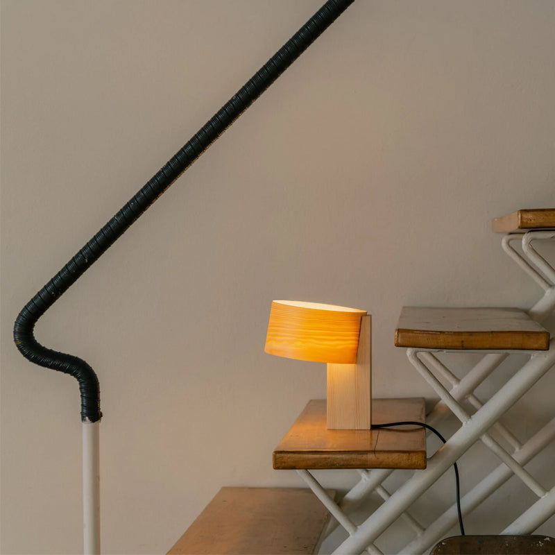 [Vaarnii] 18 Hoop table lamp, small